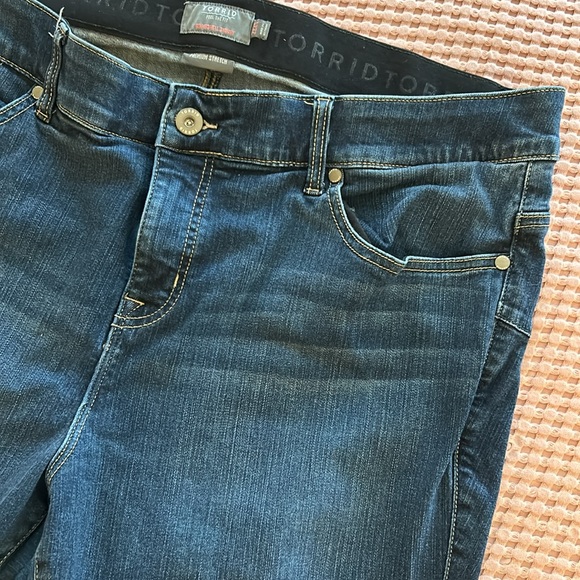 Bombshell skinny jeans - Picture 3 of 7